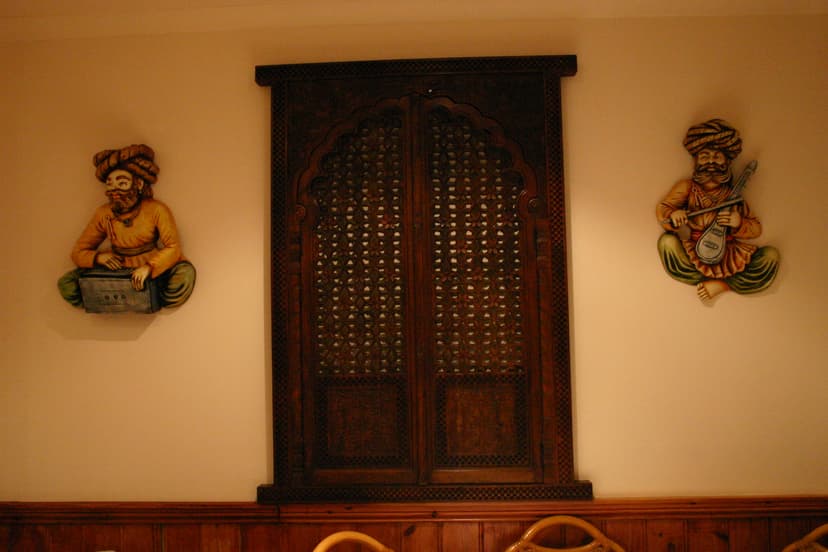 Restaurant decor and ambience
