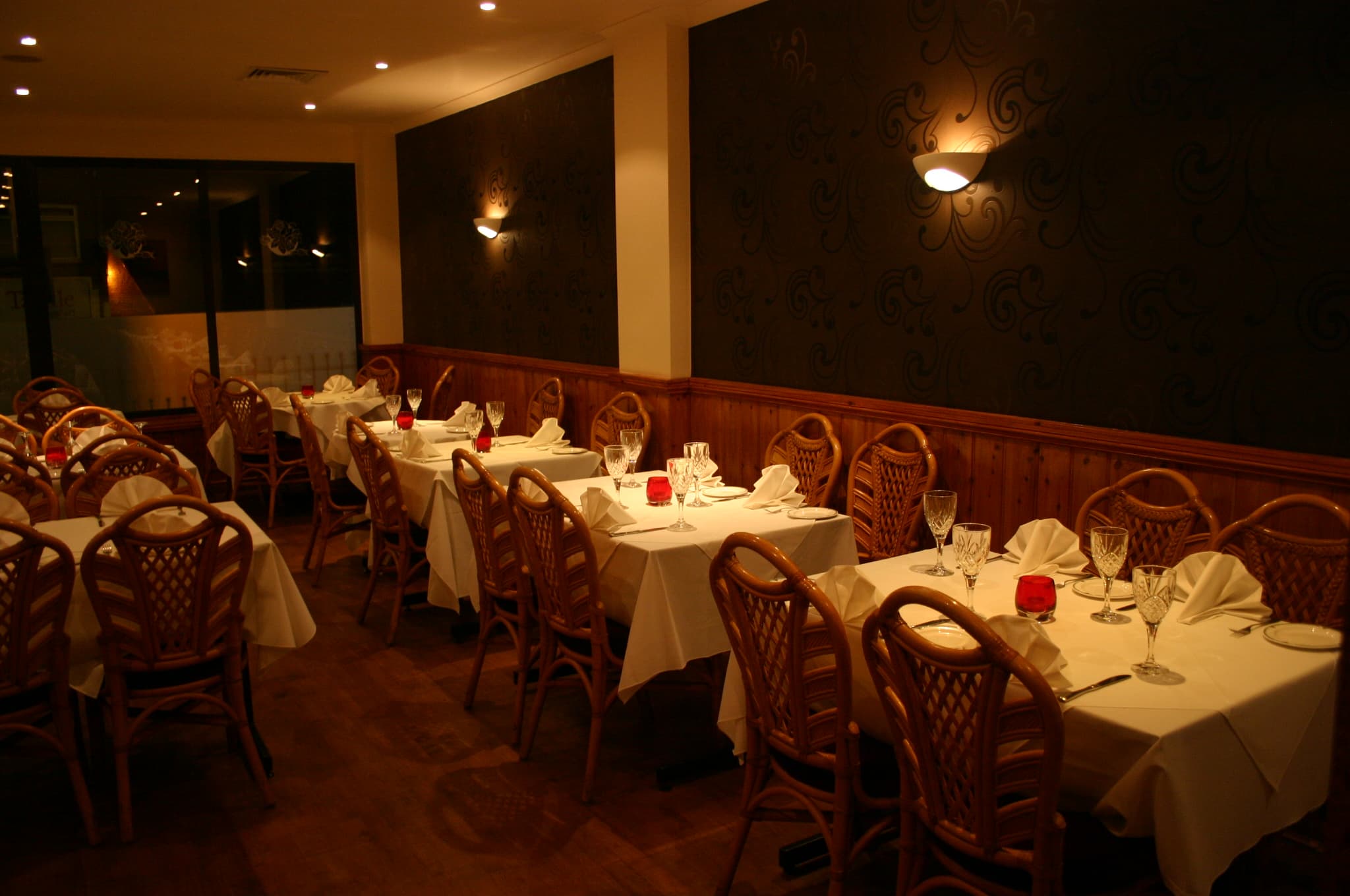 Rose of Bengal interior panorama